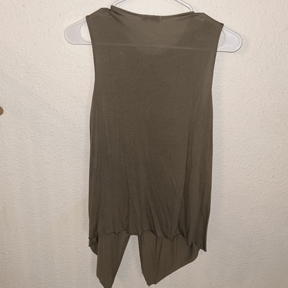 LA MADE SLEEVELESS TOP - Picture 5 of 8
